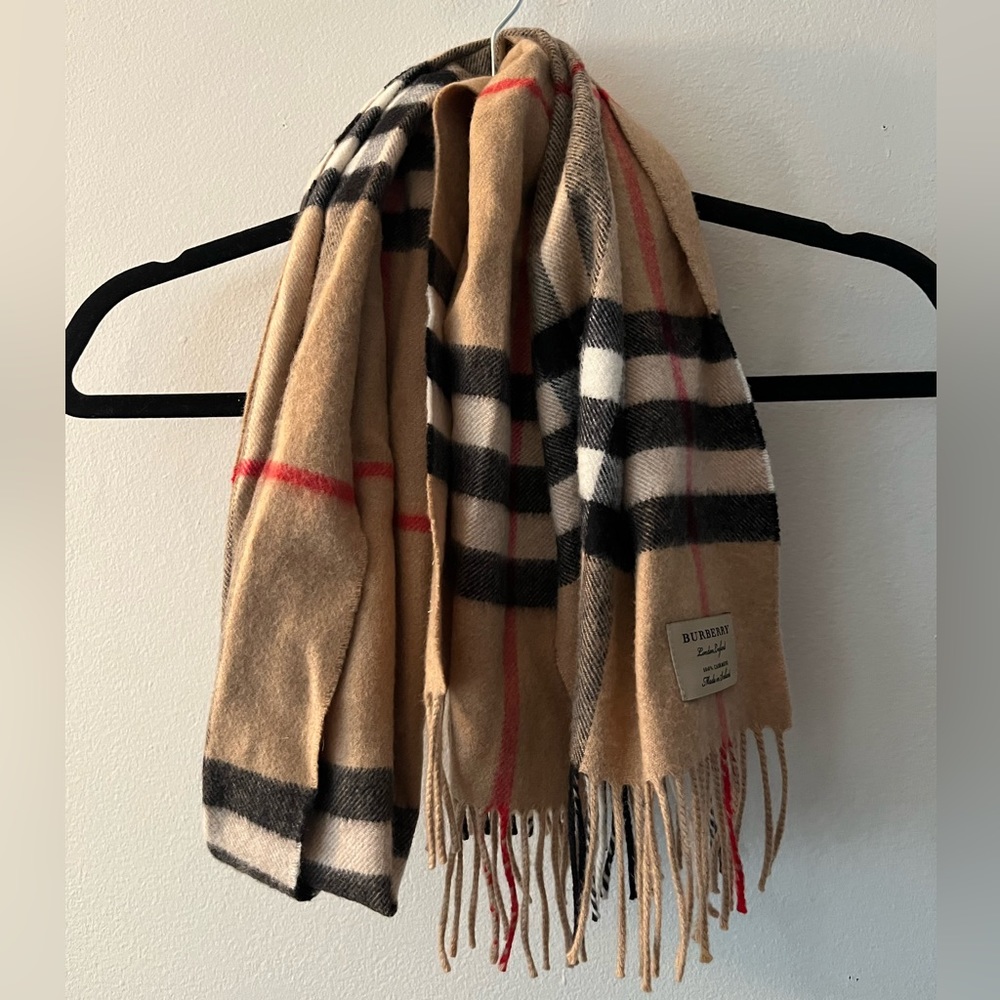 AUTHENTIC BURBERRY 100% CASHMERE SCARF